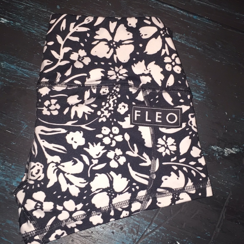 Low Rise Contour Fleos.